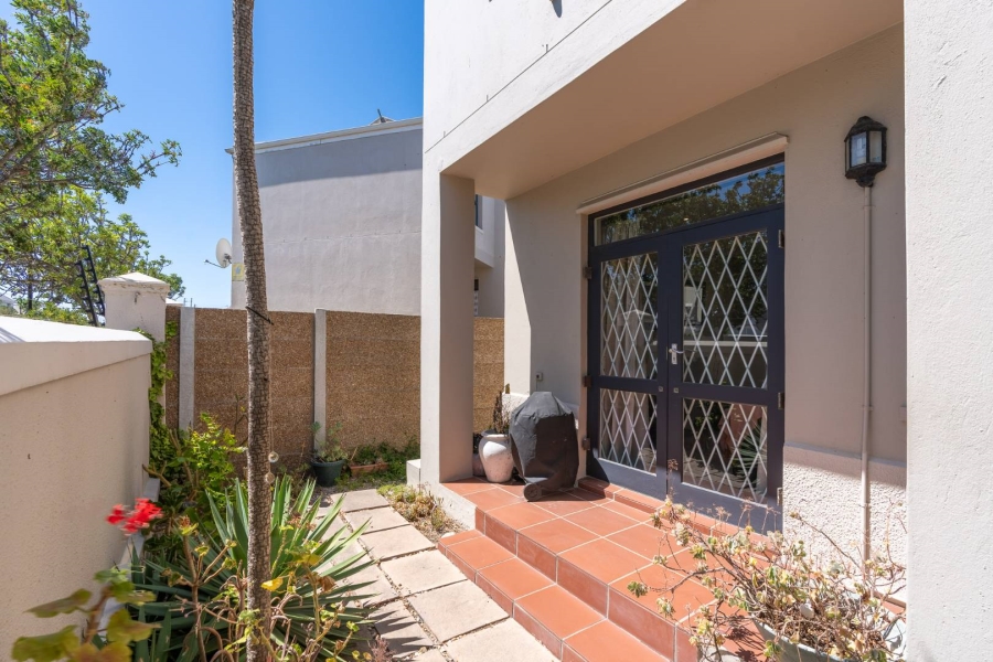 To Let 2 Bedroom Property for Rent in Royal Ascot Western Cape